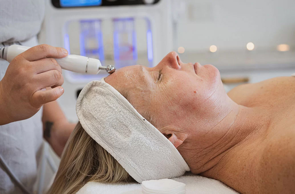 Micro Hydra-Lift facial